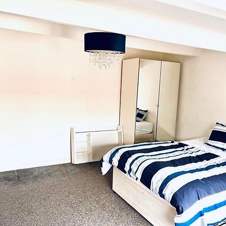 Private Room Close To Leeds University And City Centre المظهر الخارجي الصورة