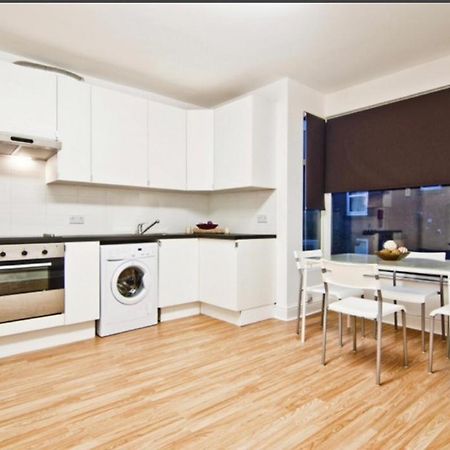 Private Room Close To Leeds University And City Centre المظهر الخارجي الصورة