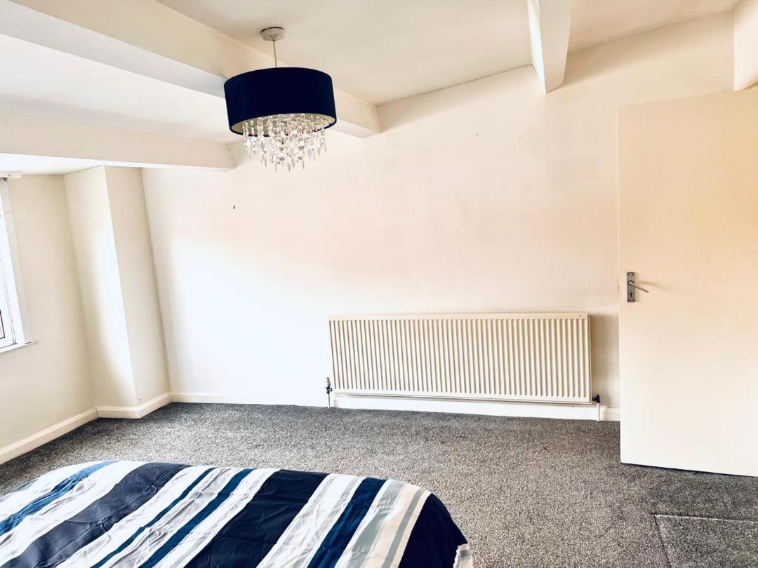 Private Room Close To Leeds University And City Centre المظهر الخارجي الصورة